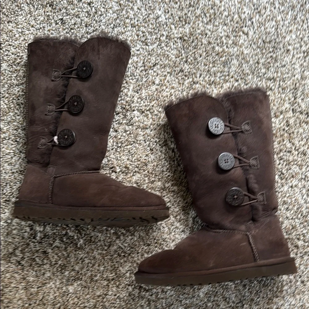 Cozy Brown Buttoned Women's Boots - Picture 1 of 8